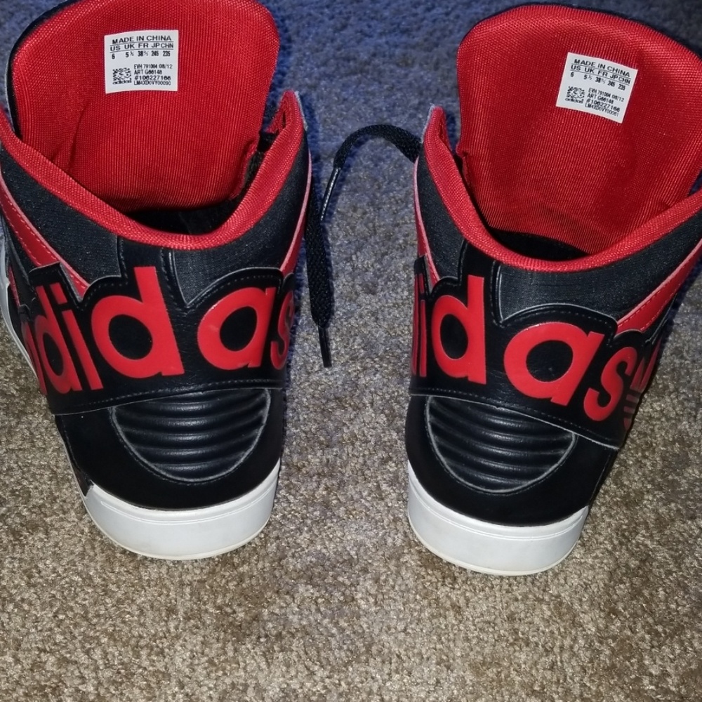 Adidas - Picture 3 of 5